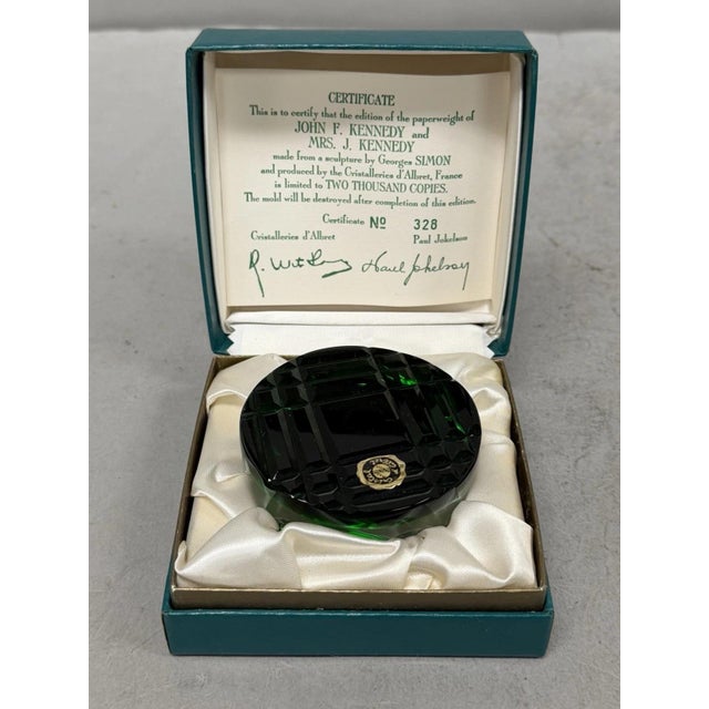 Late 20th Century Cristal d'Albret France JFK Jackie Kennedy Sulphide Paperweight Faceted Green For Sale - Image 5 of 17