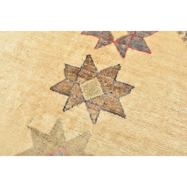 Textile Qashqai Rug 4'3'' X 7' Ivory Wool Vintage Tribal Hand-Knotted Oriental Carpet For Sale - Image 7 of 13