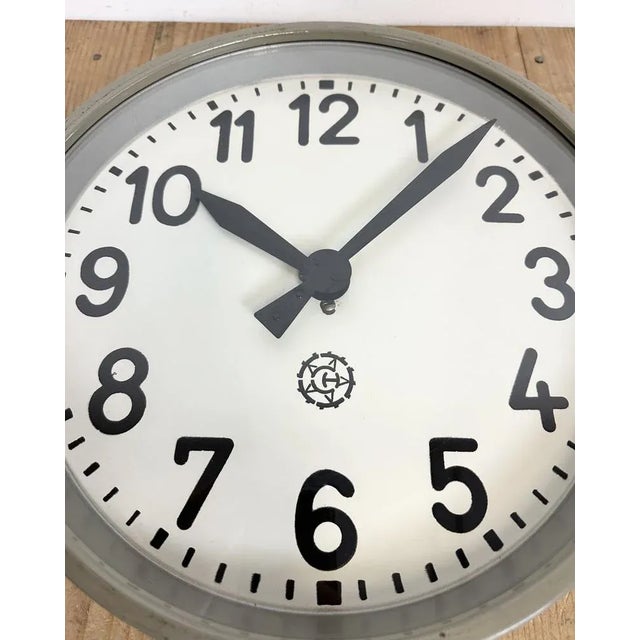 Gray Industrial Factory Wall Clock from Chronotechna, 1950s For Sale - Image 8 of 11