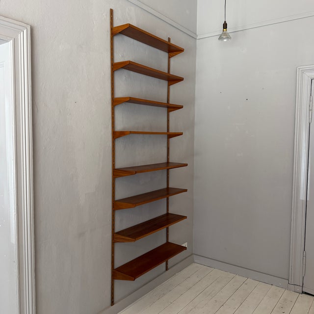Brown Mid-Century Modern Danish Teak Wall Shelving System by Kai Kristiansen for FM Møbler, 1965 For Sale - Image 8 of 11