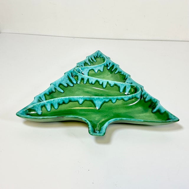 1970s 1970s Vintage Folk Art Americana Divided Turquoise Drip Christmas Tree Serving Dish For Sale - Image 5 of 12