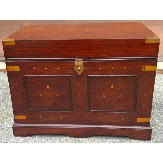 Traditional Mid 20th Century Federal Style Brass Inlaid Rosewood Chest For Sale - Image 3 of 12