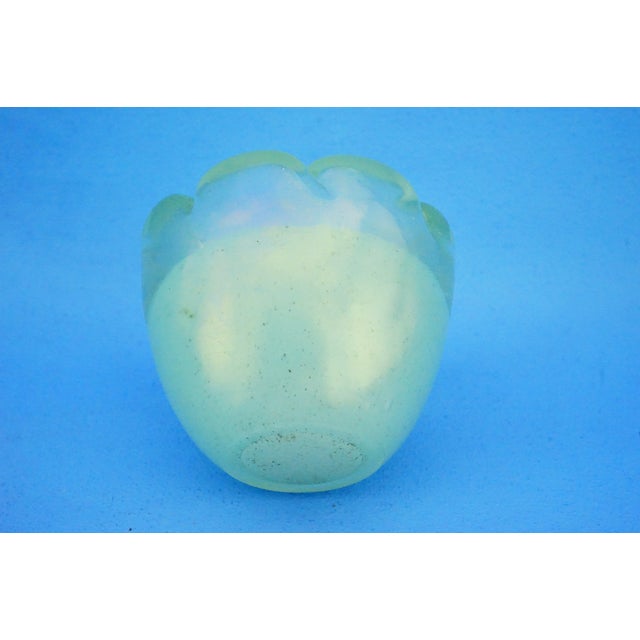 20th Century Tulip Bowl Iridescent Murano Sommerso Glass attributed to Alfredo Barbini for Seguso, 1950s For Sale - Image 13 of 18