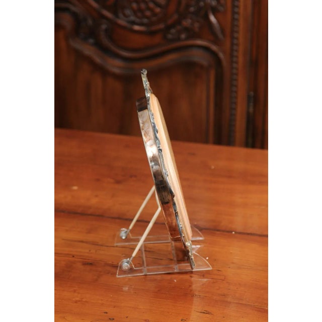 English R.F. Mosley & Co Enlgish Round Silverplate Tray with Pierced Scalloped Border For Sale - Image 3 of 13