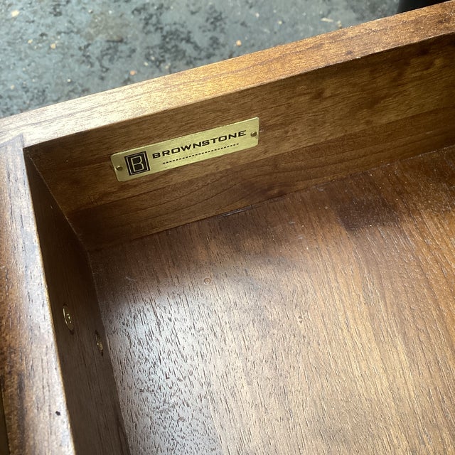 Mid-Century Modern Brownstone Furniture Bachelors Chest Nightstand, For Sale - Image 3 of 7