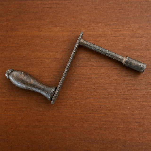 Antique Reeves & Sons London Artist Studio Easel, Early 20th C., Crank Adjustable, Original Patina For Sale - Image 4 of 7