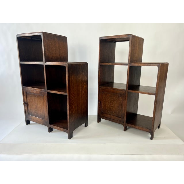 English Modernist Art Deco Bookcases in Oak, 1920s, Set of 2 For Sale - Image 3 of 18