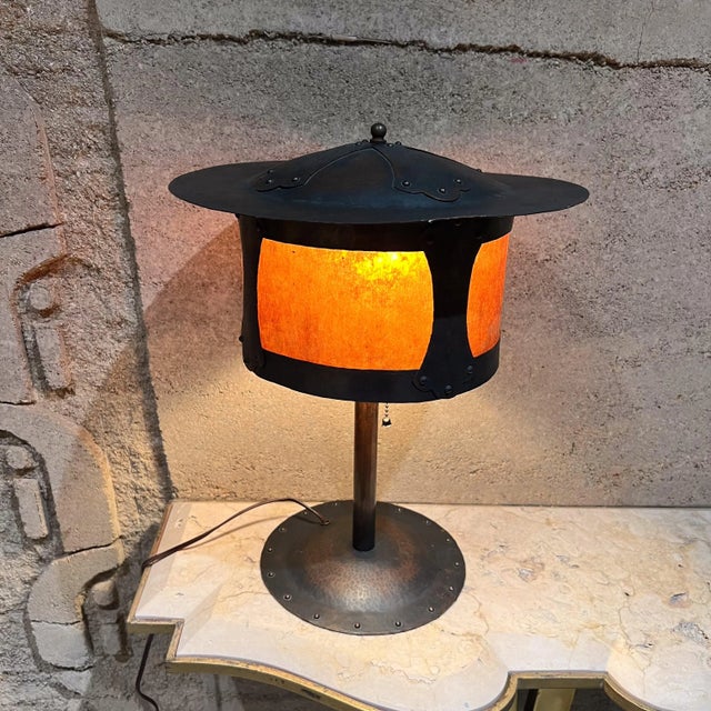 AMBIANIC presents Style of Benedict Studios Arts and Crafts Mission Table Lamp Hammered Copper Mica Hammered copper with...