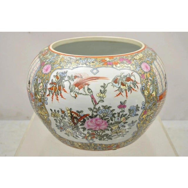 Vintage Chinese Export Porcelain Bulbous Cachepot Vase With Figural Scenes For Sale - Image 4 of 11