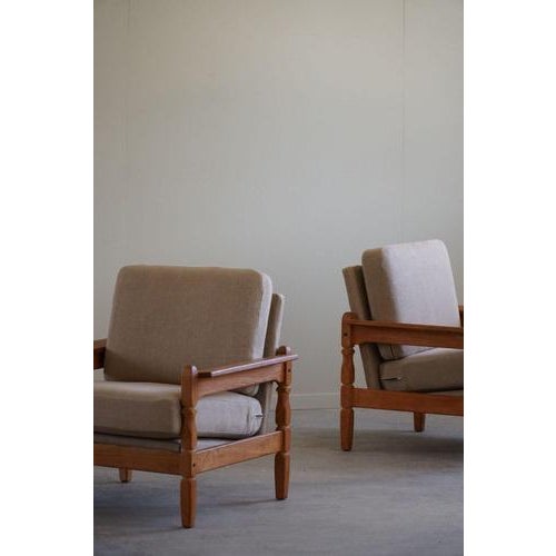 Set of Danish Modern Lounge Chairs in Oak & Linen by Henning Kjærnulf, 1960s For Sale - Image 4 of 18