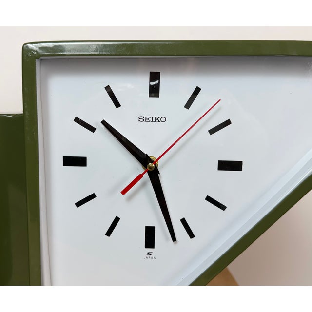 Metal Vintage Green Ships Double-Sided Wall Clock from Seiko, 1970s For Sale - Image 7 of 18