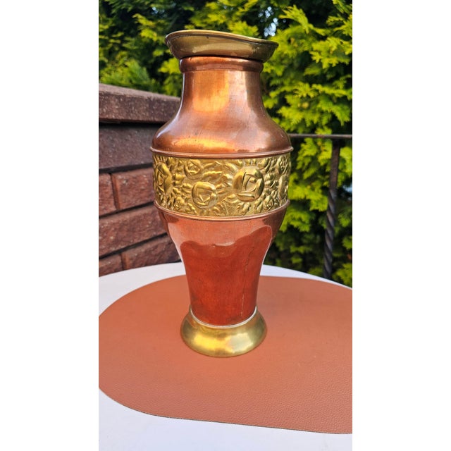 Metal Art Nouveau Brass and Copper Vase with Embossed Floral Pattern, 1890s, Set of 2 For Sale - Image 7 of 8