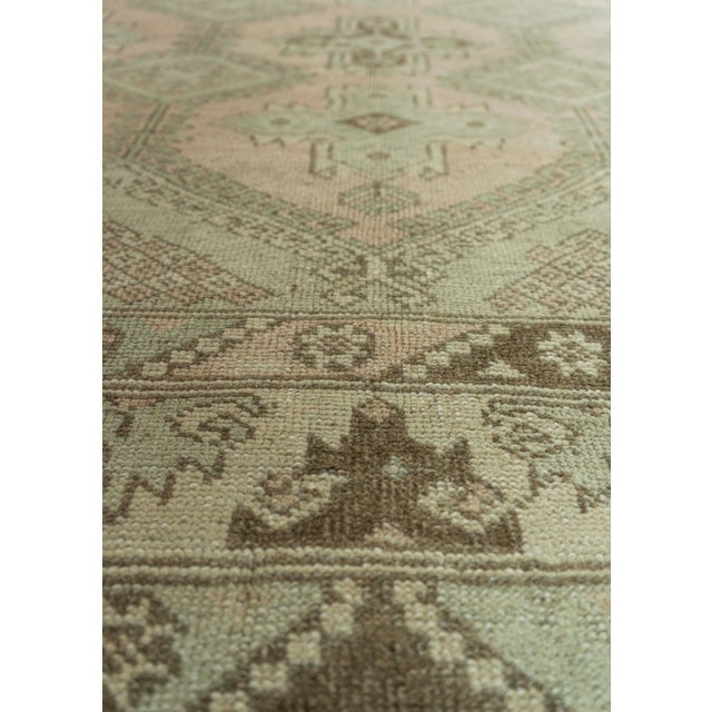 Turkish Turkish Vintage Rug 6'10" x 9'4" #20698 For Sale - Image 3 of 8