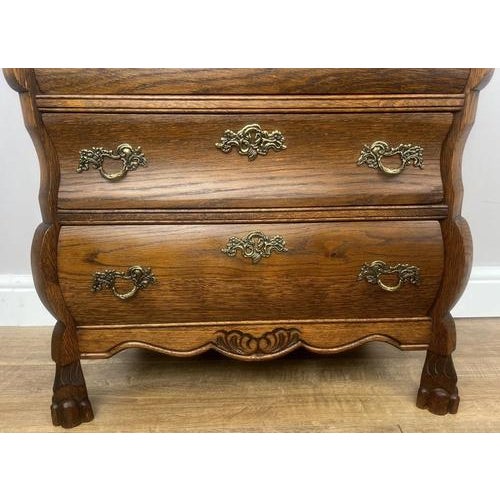 Vintage Chest of Drawers in Oak For Sale - Image 4 of 9