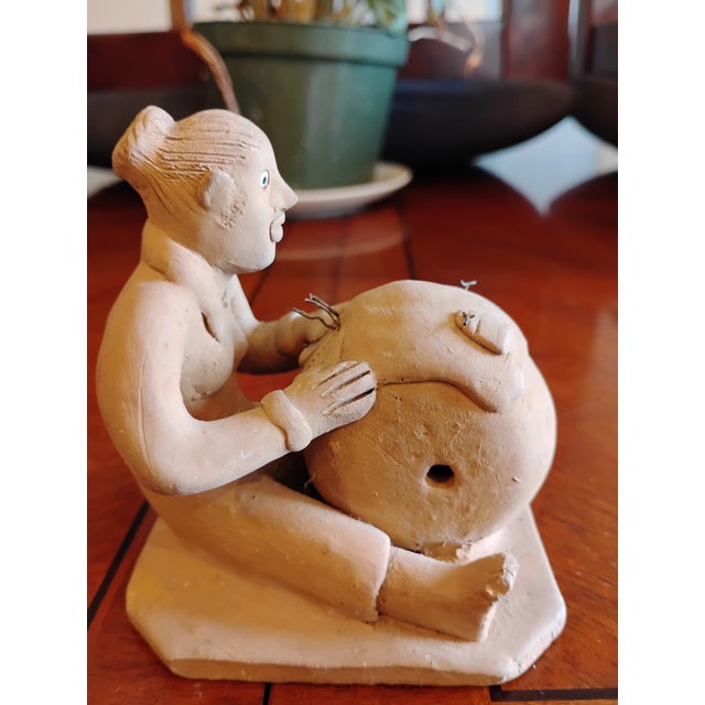 1970s Pair Vitalino Filho Caruaru Brazil Folk Art Terracotta Occupational Sculptures For Sale In Seattle - Image 6 of 12