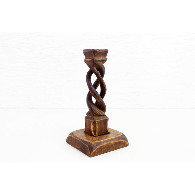 Elegant handcrafted turned wooden candle holder, France 1950 Beautiful dimensions and original shape, this candle holder...