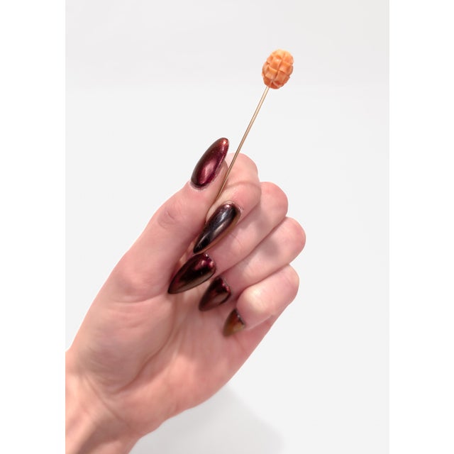 Mid-Century Modern Vintage 10k Gold & Carved Coral Bead Stickpin For Sale - Image 3 of 12