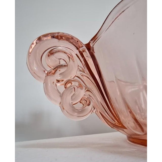 Very beautiful and large Art Deco coupe in rose (rosaline) color made by Val St Lambert. It is the Gervaise model of the...