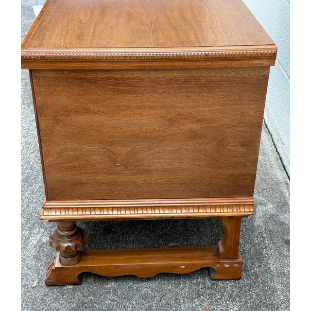 Art Nouveau 1930s Roos Cedar Blanket Chest For Sale - Image 3 of 12