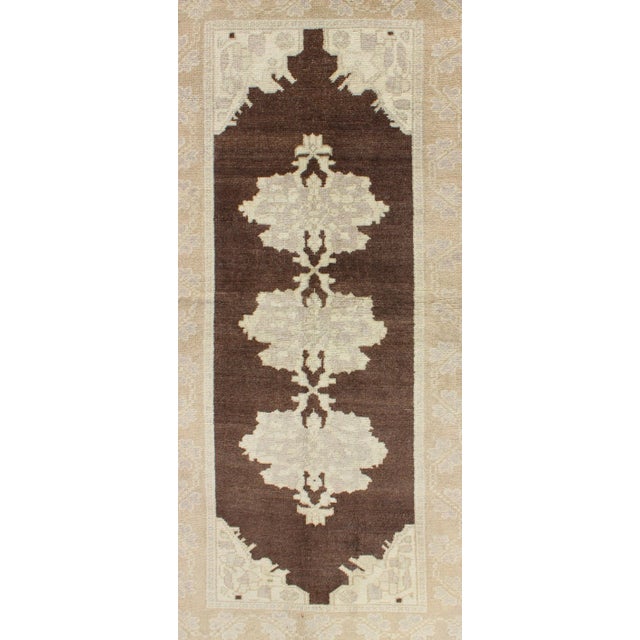 Brown Background Vintage Turkish Oushak Runner With Medallions in Cream & Ivory For Sale In Atlanta - Image 6 of 7