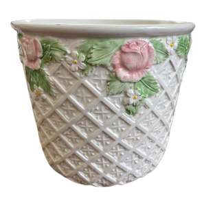 Vintage Italian Majolica Cachepot Planter – Hand-Painted Pink Roses, Green Leaves, Lattice Relief, Garden Urn / Palm Beach Regency Style