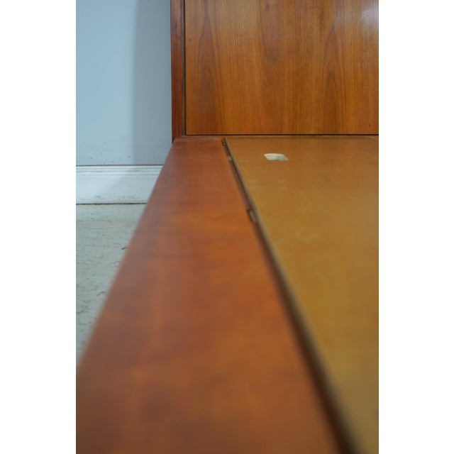 2010s Stickley Cherry Arts & Crafts King Size Platform Bed For Sale - Image 5 of 16
