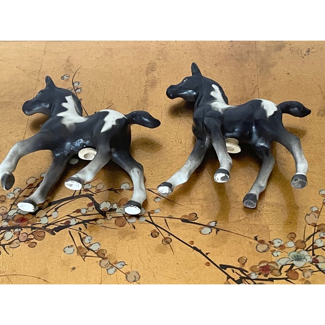 Detailed Vintage Ceramic Horses Salt and Pepper Shakers Pair For Sale - Image 4 of 4