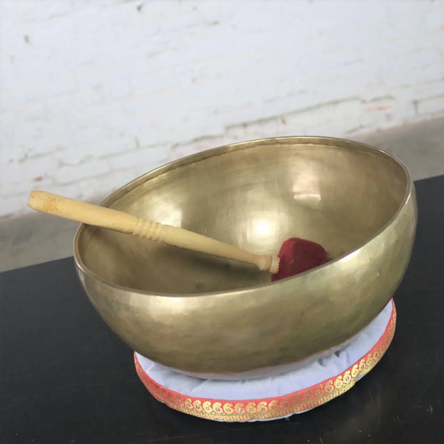 Mid 20th Century Vintage Singing Bowl or Standing Bowl Bronze Hand Made With Mallet on Pillow For Sale - Image 5 of 13