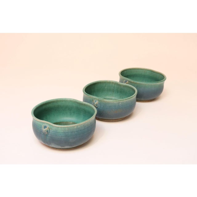 Set of Three Vintage Matte Teal Glaze Studio Ceramic Bowls by Deanna Nichols For Sale - Image 10 of 18