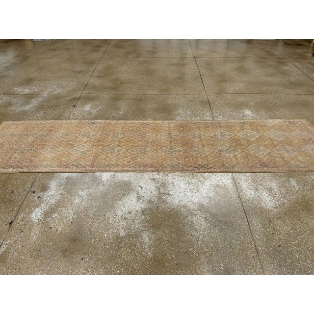 Galerie Shabab Collection Mid-20th Century Turkish Anatolian Runner For Sale In New York - Image 6 of 10
