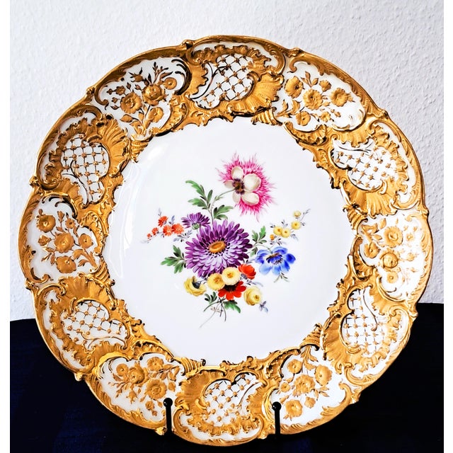 Rococo Decorative Bowls in Polychrome Floral Decoration and Gilded Rim from Meissen Porcelain, 1960s, Set of 2 For Sale - Image 3 of 18