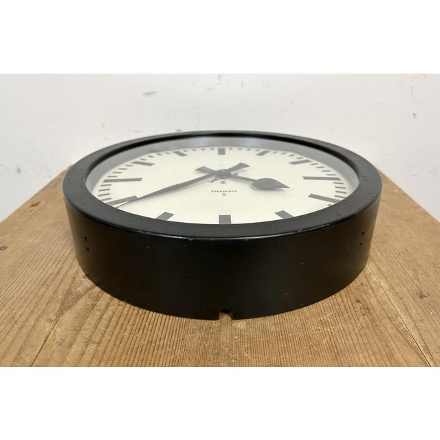 Black Industrial Factory Wall Clock from Siemens, 1950s For Sale - Image 11 of 17