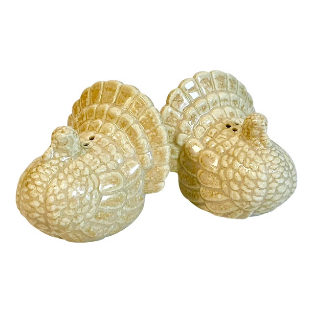1970s Vintage Boho Chic Americana Ceramic Trompe L’Oeil Turkey Salt and Pepper Shakers - A Pair For Sale