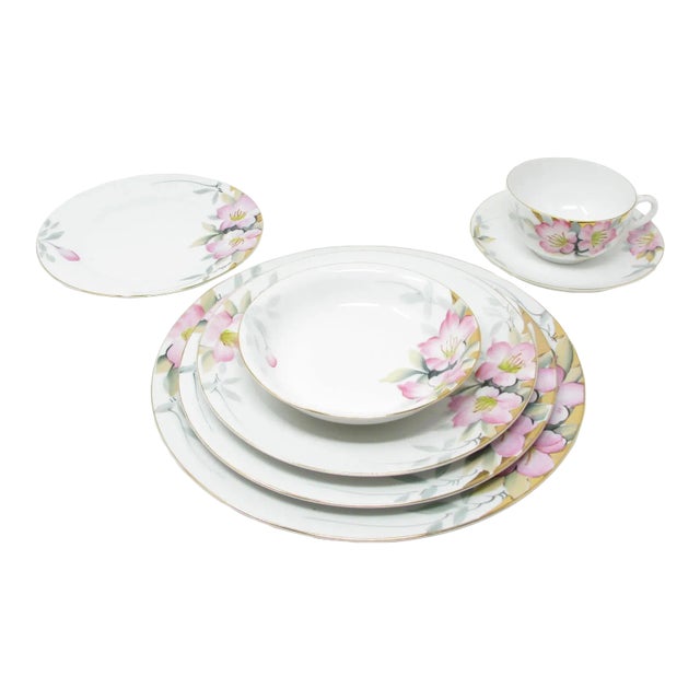 Vintage Noritake Azalea Porcelain Dinnerware Service for 18 With Floral Design - 126 Pieces For Sale