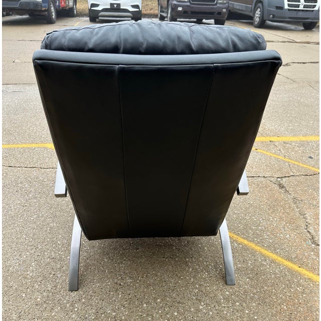 Comfort Designs Black Leather Recliner For Sale - Image 9 of 10