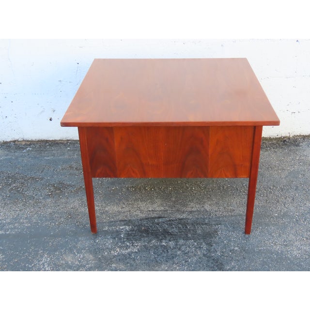 Mid 20th Century Danish Modern Nightstand Side End Bedside Table 6377 For Sale - Image 5 of 18