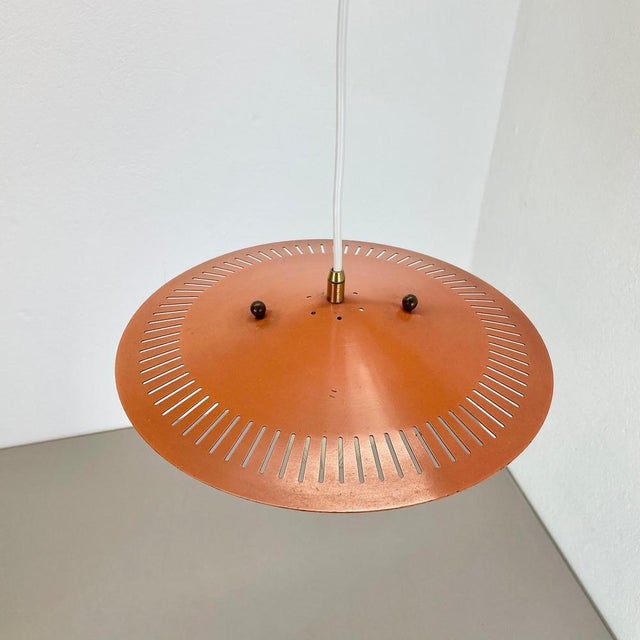 Mid-Century Minimalist Brass and Metal Hanging Light in the style of Stilnovo, Italy, 1950s For Sale - Image 4 of 16