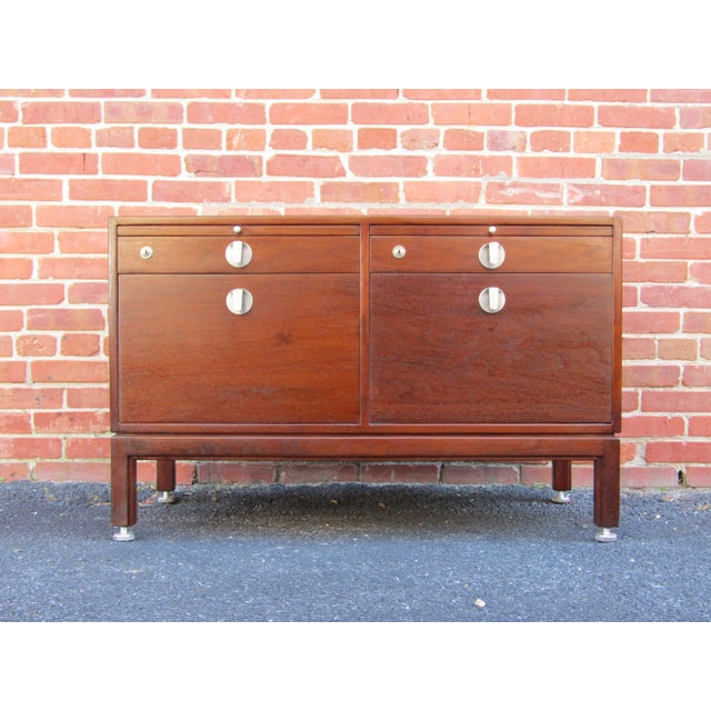 Newly Restored Jens Risom Mid-Century Modern Walnut Compact Credenza, 1960s For Sale - Image 6 of 11