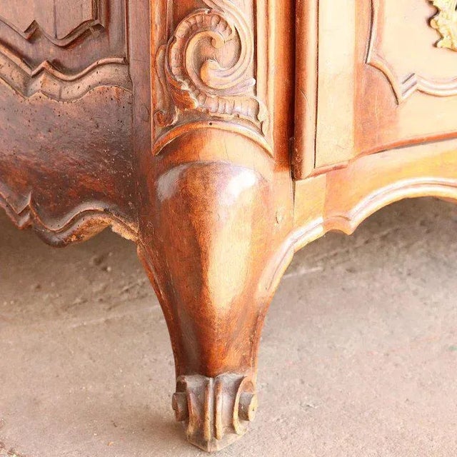 Brown French Louis XV Grey Marble Top Walnut Commode Arbalete For Sale - Image 8 of 13