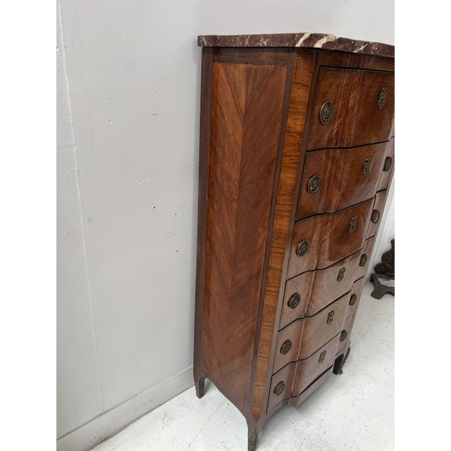 20th Century Transition Chest of Drawers in Elm and Amaranth Veneer For Sale - Image 14 of 17