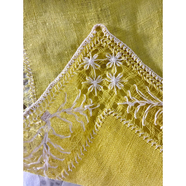 2000 - 2009 Vintage the Irish Linen Shop LTD Luxury Tablelinen Placemat & Doily or Napkins Made in Italy Set of 4 Pieces 100% Linen and Lace For Sale - Image 5 of 11