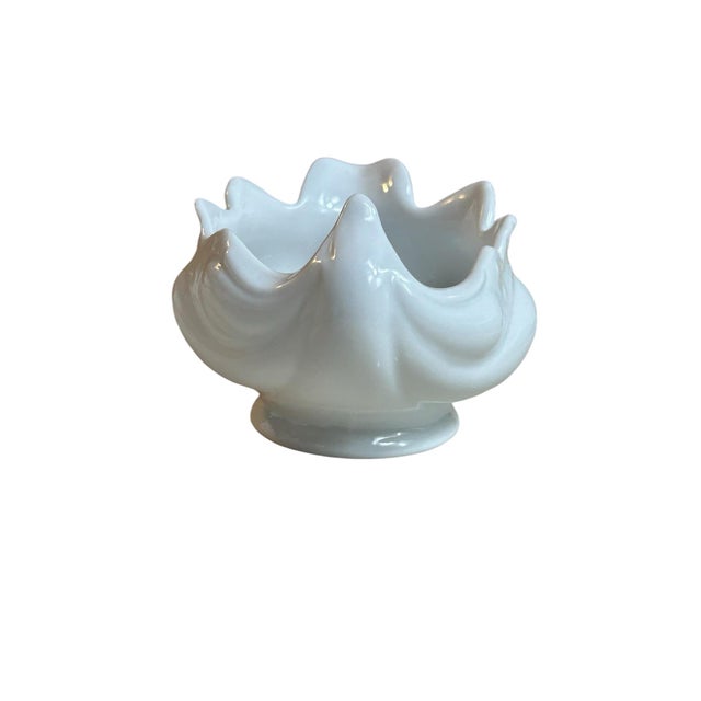 Mid 20th Century White Porcelain Scalloped Gravy Boat Creamer Sauce Bowl Trinket Dish, Japan For Sale In Orlando - Image 6 of 7