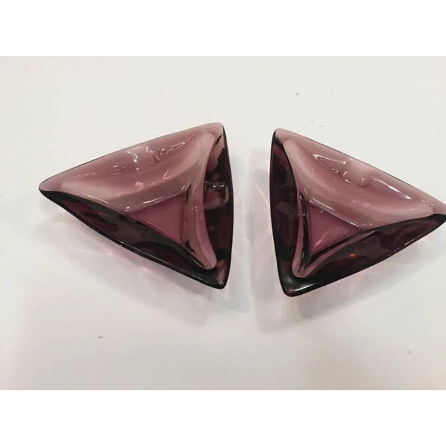 Amethyst Vintage Moroccan Hazel Atlas Amethyst Triangle Ashtrays - Set of 2 For Sale - Image 8 of 11