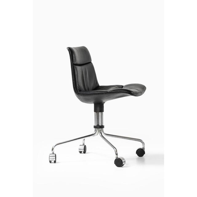 Office Chair in Leather and Steel from Jørgen Kastholm & Preben Fabricius, 1960s For Sale - Image 4 of 7