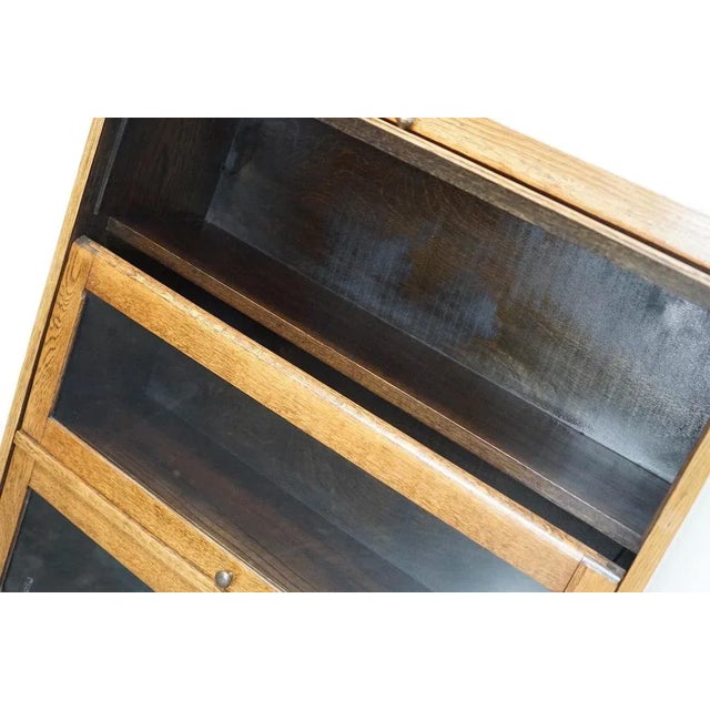 German Oak Bookcase with Folding Doors in Style of Globe Wernicke, 1930s For Sale - Image 12 of 18