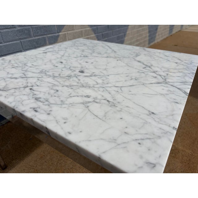 Mid 20th Century Florence Knoll Style Square Side Table in Carrera Marble and Chrome, Made in Italy For Sale - Image 11 of 12