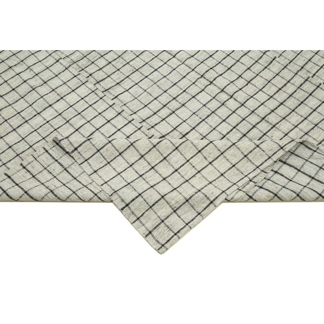 Handmade Thin Kilim Rug in Wool For Sale - Image 6 of 7