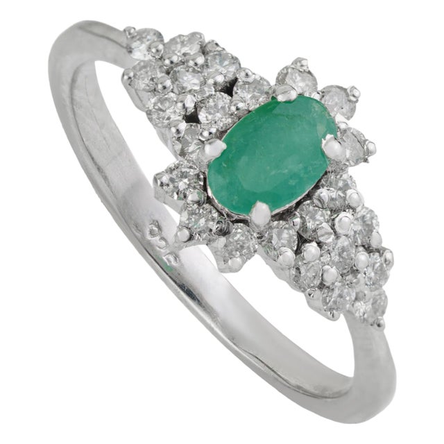 Diamond Studded Regal Natural Emerald Wedding & Engagement Cocktail Ring Size 6 For Sale