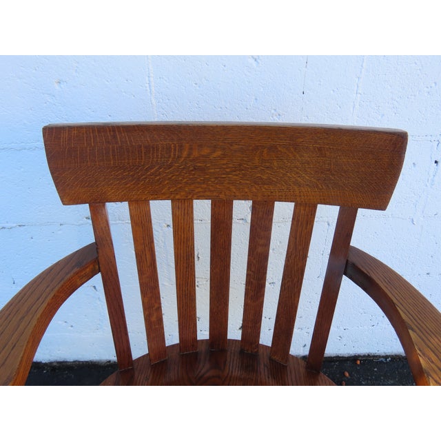 Wood Early 1900s Tiger Oak Swivel Adjustable Office Desk Side Accent Chair 6663 For Sale - Image 7 of 16
