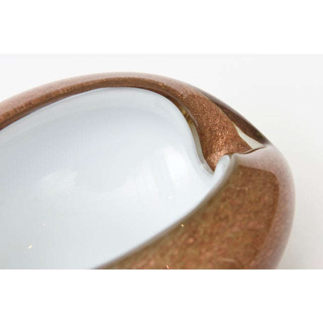 Vintage Murano Style White Cased Copper and Gold Aventurine Murano Cinched Bowl or Ashtray 60's For Sale In Miami - Image 6 of 12